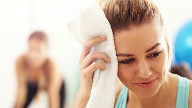 does sweat cause hair loss