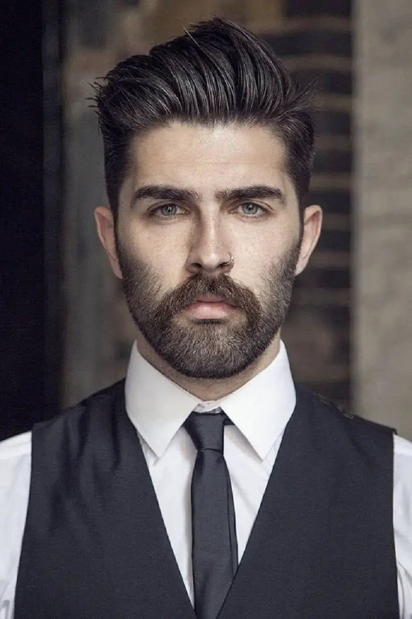 Classic oval facial hairstyle for men
