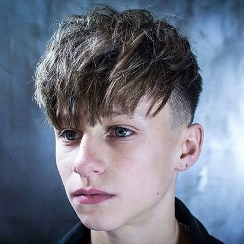 Hairstyle bangs for oval-faced men