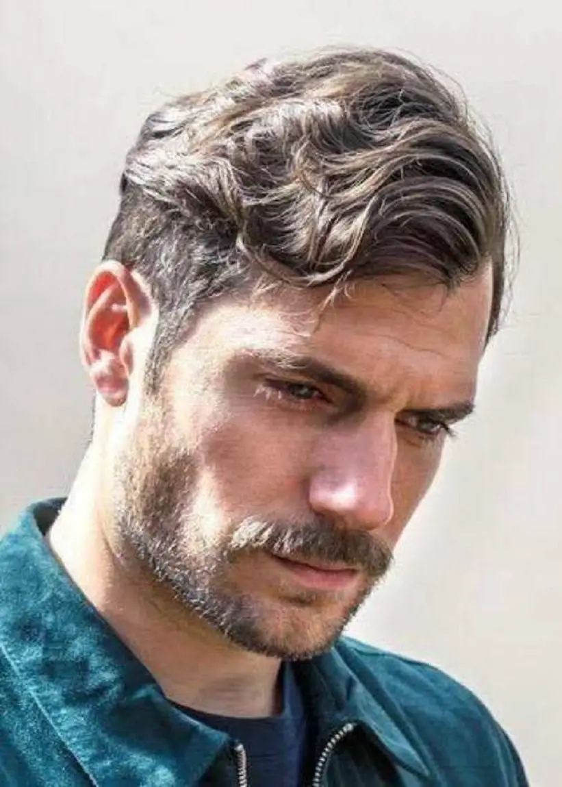 Henry Cavill Short Wavy Casual Hairstyle