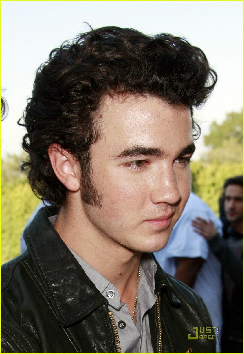 Kevin Jonas Sideburns