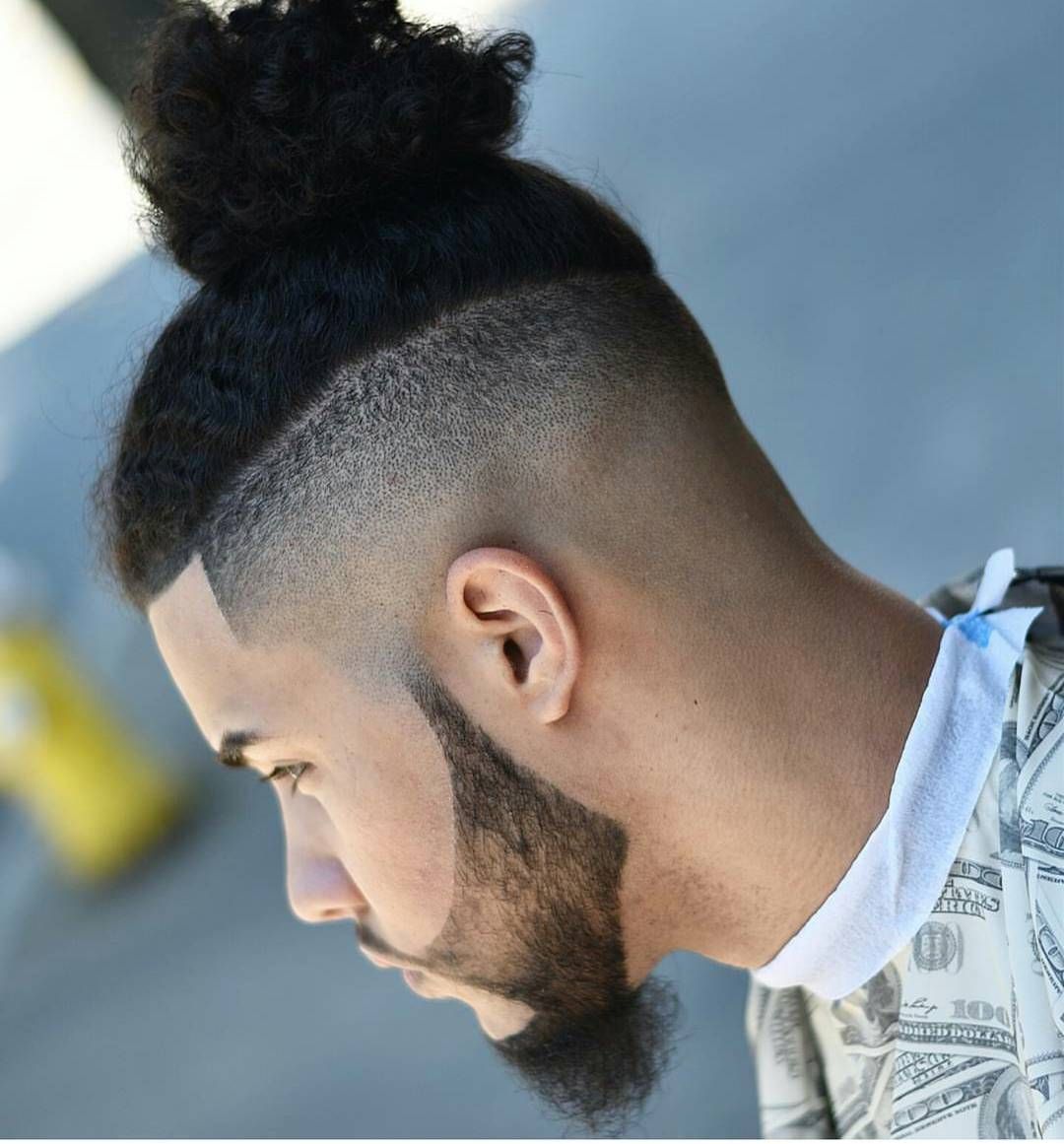 spain hairstyle with samurai coque